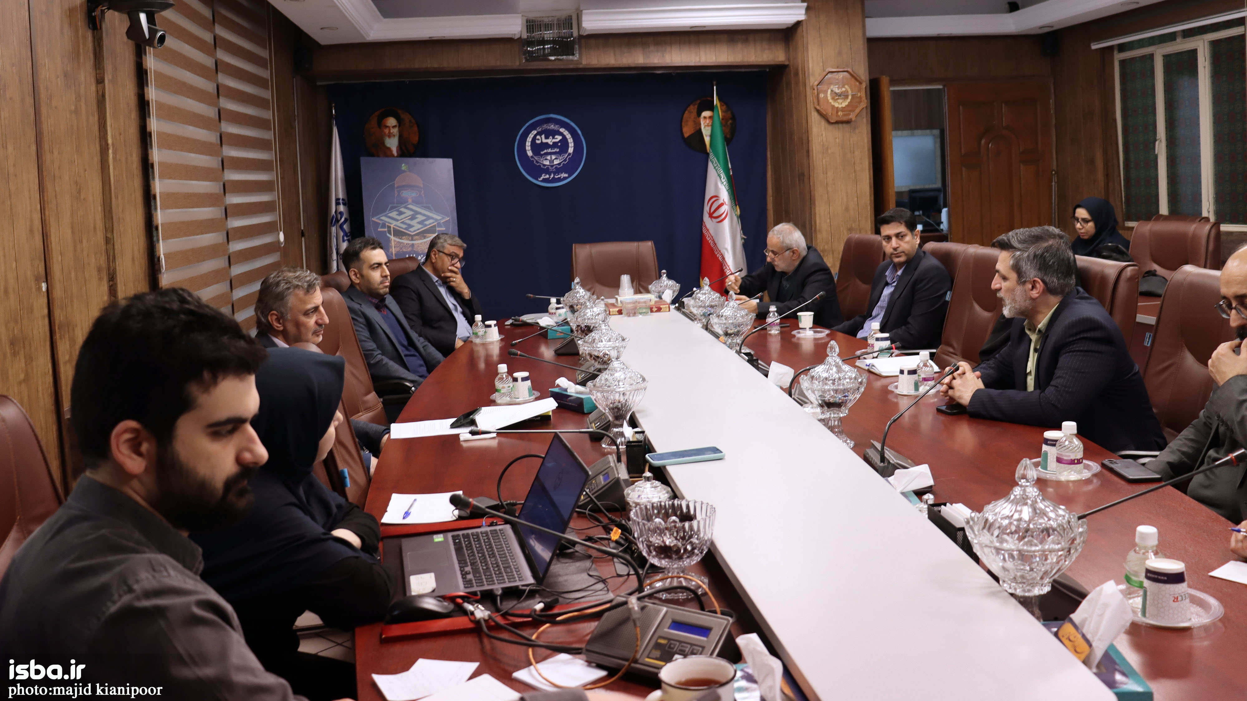 نشست نقد و بررسی کتاب «چیره‌دستی سازمانی» برگزار شد