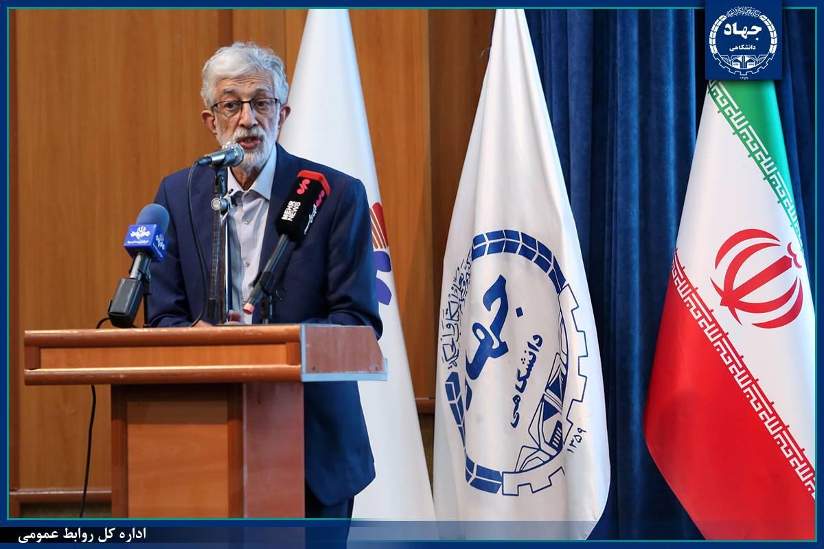 قدردانی از اهتمام جهاددانشگاهی برای حمایت از کتاب و پایان‌نامه‌های برگزیده/ تاکید اهمیت هم‌زمان آموزش و پژوهش در دانشگاه‌ها