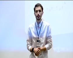 اجرای سیدمهدی مرتضوی آزاد در دومین دوره مسابقات ملی‌ ارائه سه‌ دقیقه‌ای (بخش کتاب)