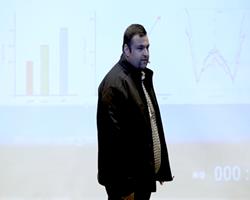 اجرای محمد کریمی ایوانکی در دومین دوره مسابقات ملی‌ ارائه سه‌ دقیقه‌ای (بخش پژوهش)