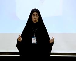 اجرای مبینا عرب در دومین دوره مسابقات ملی‌ ارائه سه‌ دقیقه‌ای (بخش کتاب)